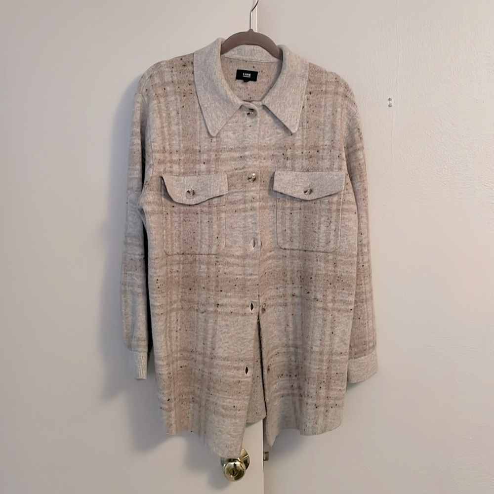LINE - Knitted over shirt